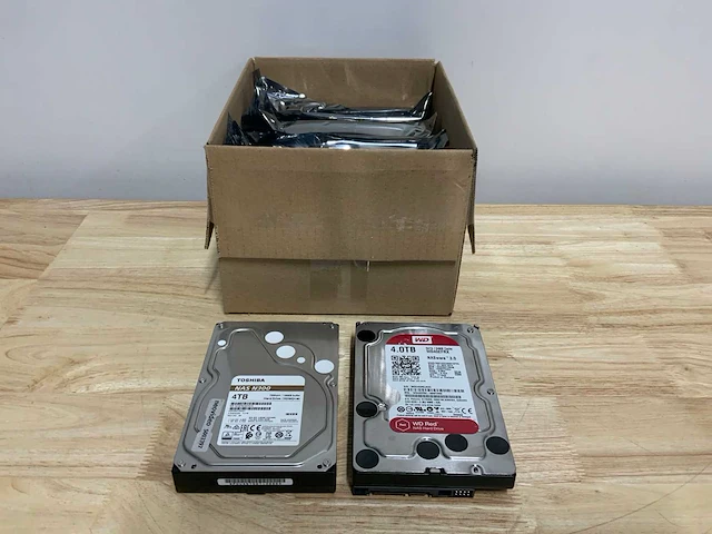 Hdd sata 3,5” 4tb (10x) - afbeelding 1 van  4