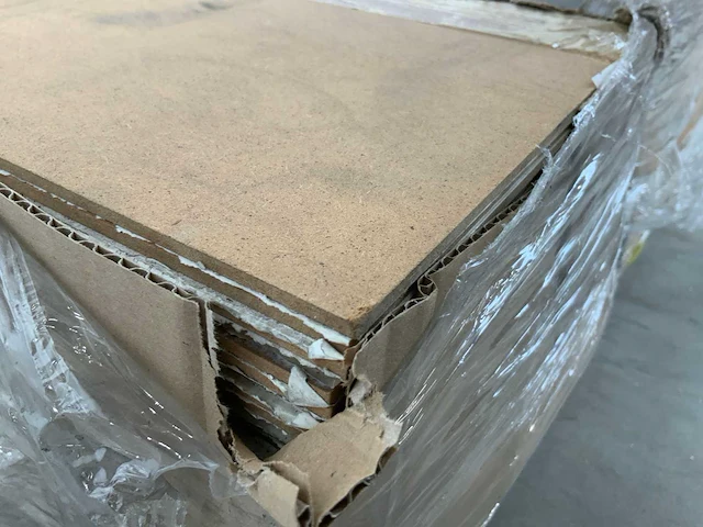 Hdf plaat 2600x1025x3mm (43x) - afbeelding 3 van  5