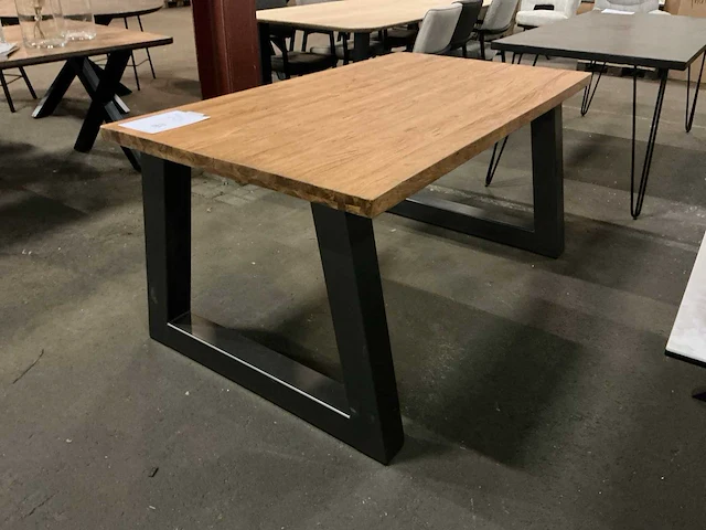 Heavy eetkamertafel - afbeelding 1 van  4