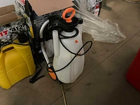 Hecht 4016 mobiele drukspuit - afbeelding 2 van  3