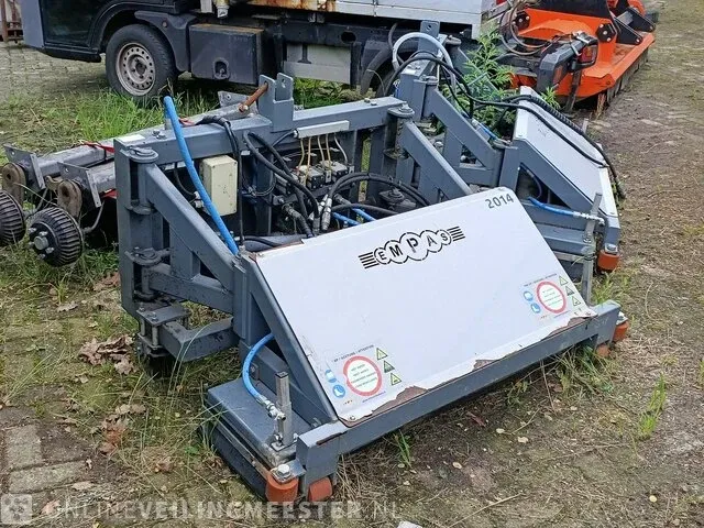 Heet water onkruid bestrijding aanbouw empas - afbeelding 1 van  5