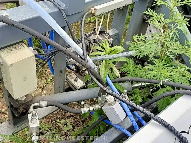 Heet water onkruid bestrijding aanbouw empas - afbeelding 4 van  5