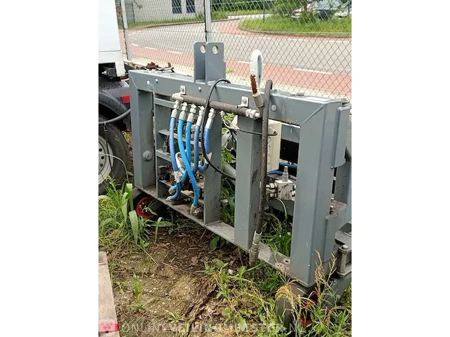 Heet water onkruid bestrijding aanbouw empas - afbeelding 5 van  5