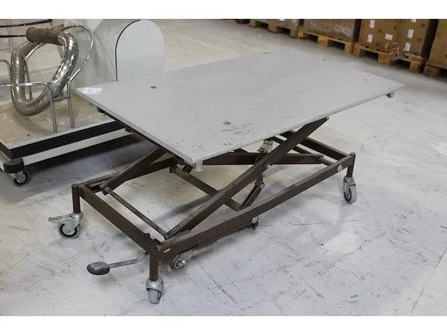 Heftafel 138 x 79 cm let op! werking onbekend. - afbeelding 1 van  2