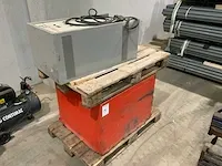 Heftruck accupakket en acculader - afbeelding 1 van  5