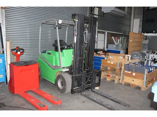 Heftruck cesab type c4e 300v. maximale draaglast 3000 kg. - afbeelding 2 van  9