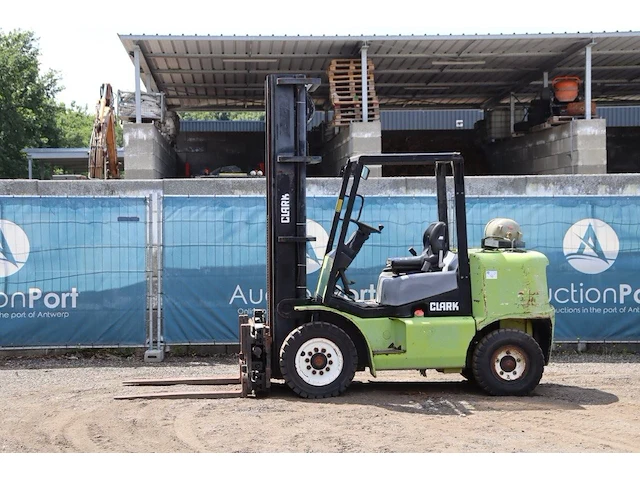 Heftruck clark cgp 45 lpg 4500kg 6.43m 2000 - afbeelding 1 van  1