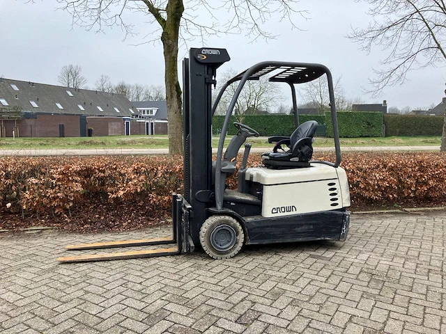 Heftruck crown sc4220 elektrisch 4m 2011 - afbeelding 1 van  1