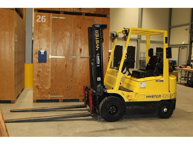 Heftruck hyster 1.75 lpg. bouwjaar 1999. afgelezen draaiuren 770.7. maximale hefhoogte 4.80 meter. met side... - afbeelding 1 van  10