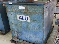 Heftruck kiepbak met aluminium spaanders - afbeelding 2 van  6