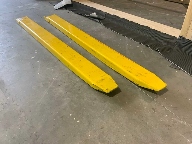 Heftruck lange lepels 180cm - afbeelding 1 van  4