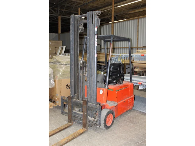 Heftruck linde e15 met sideshift, driedelige mast, maximale hefhoogte 655 cm, maximaal hefvermogen 1500 kg ... - afbeelding 2 van  6