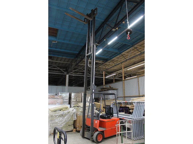 Heftruck linde e15 met sideshift, driedelige mast, maximale hefhoogte 655 cm, maximaal hefvermogen 1500 kg ... - afbeelding 3 van  6