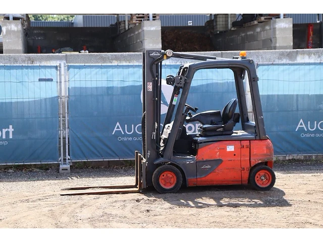 Heftruck linde e16p-02 elektrisch 1600kg 4.0m 2017 - afbeelding 1 van  1