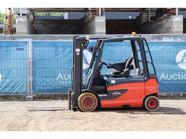 Heftruck linde e25l-01 elektrisch 2500kg 5.0m 2015 - afbeelding 1 van  1