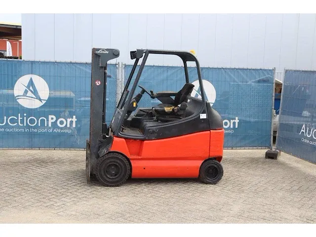 Heftruck linde e30/03/600 elektrisch 3000kg - afbeelding 1 van  1