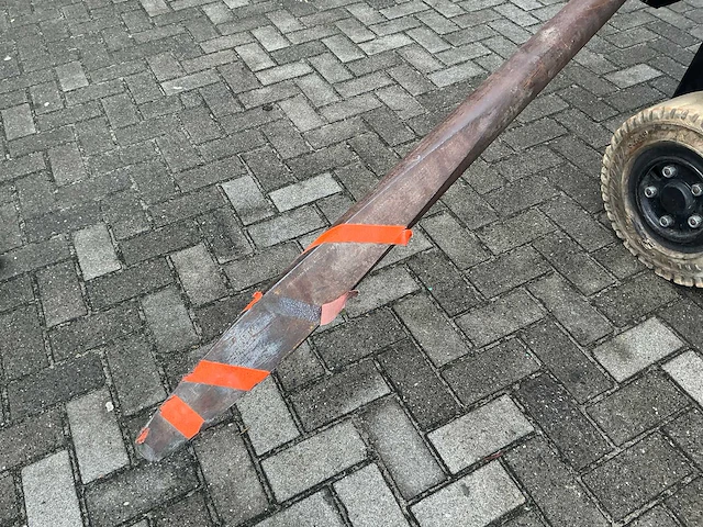 Heftruck tapijtdoorn 260cm - afbeelding 1 van  6