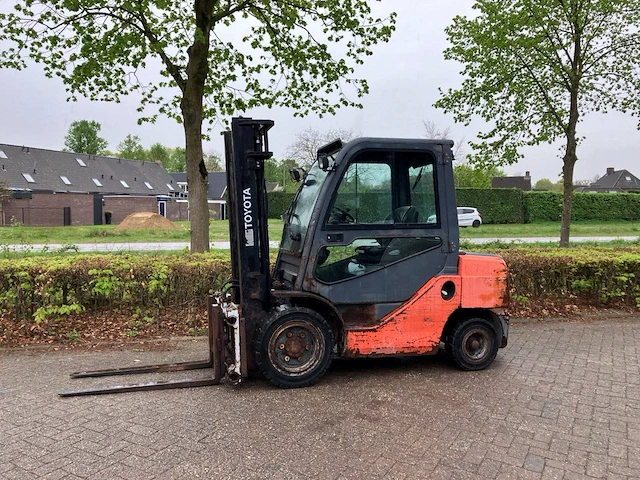 Heftruck toyota 02-8fdf30 diesel 3000kg 2012 - afbeelding 1 van  1