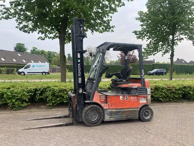Heftruck toyota 7fbmf25 elektrisch 2500kg - afbeelding 1 van  1