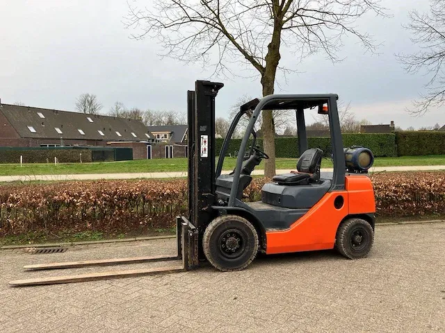 Heftruck toyota lpg 2500kg - afbeelding 1 van  1