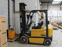 Heftruck yale erp25alf met laadstation jungheinrich. side-shift. tweedelige mast. bouwjaar 2005. hefhoogte ...
