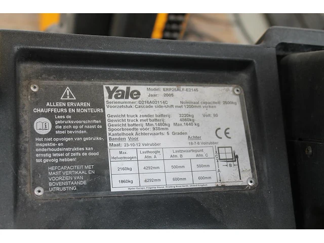 Heftruck yale erp25alf met laadstation jungheinrich. side-shift. tweedelige mast. bouwjaar 2005. hefhoogte ... - afbeelding 3 van  8