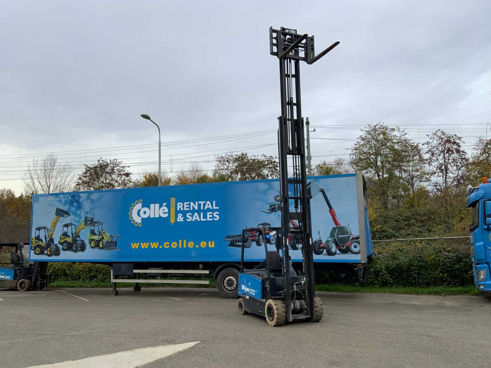 Heftrucks, hoogwerker, kantoor- en sanitairunits uit verhuurvloot collé rental