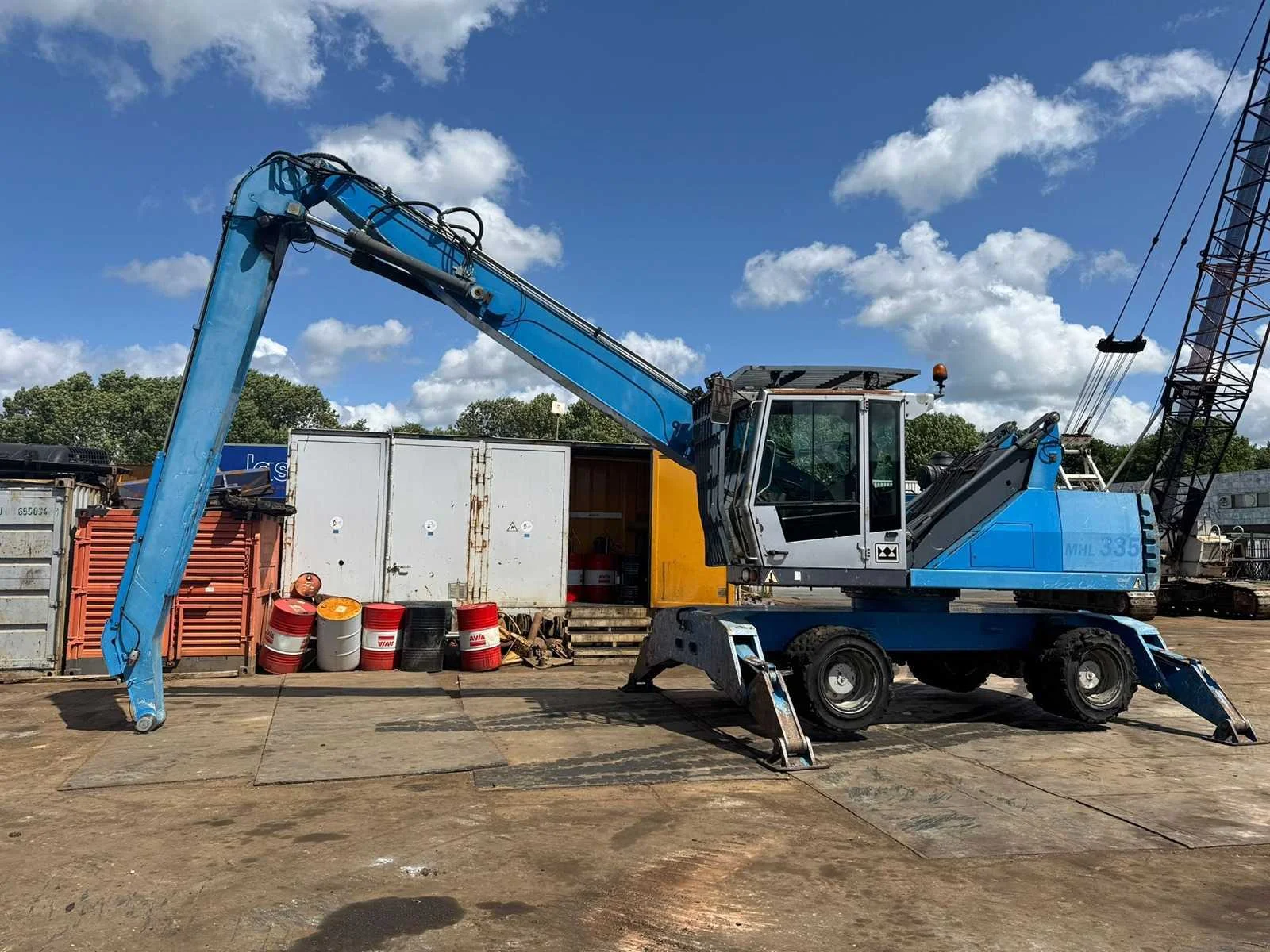 Heftrucks, hoogwerkers en gereedschappen