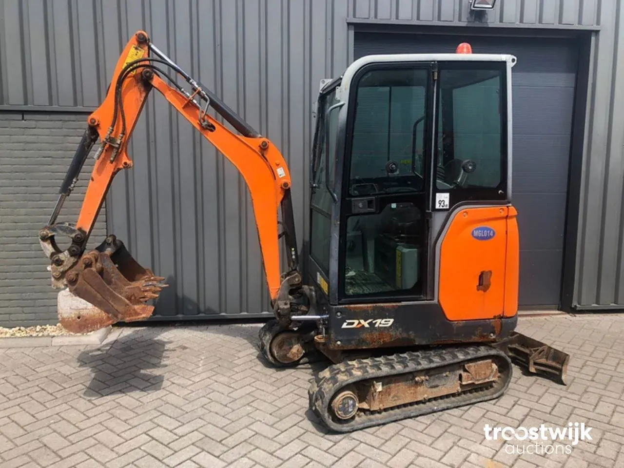 Heftrucks, rioolmachines, grondverzetmachines, transport en ex-rental