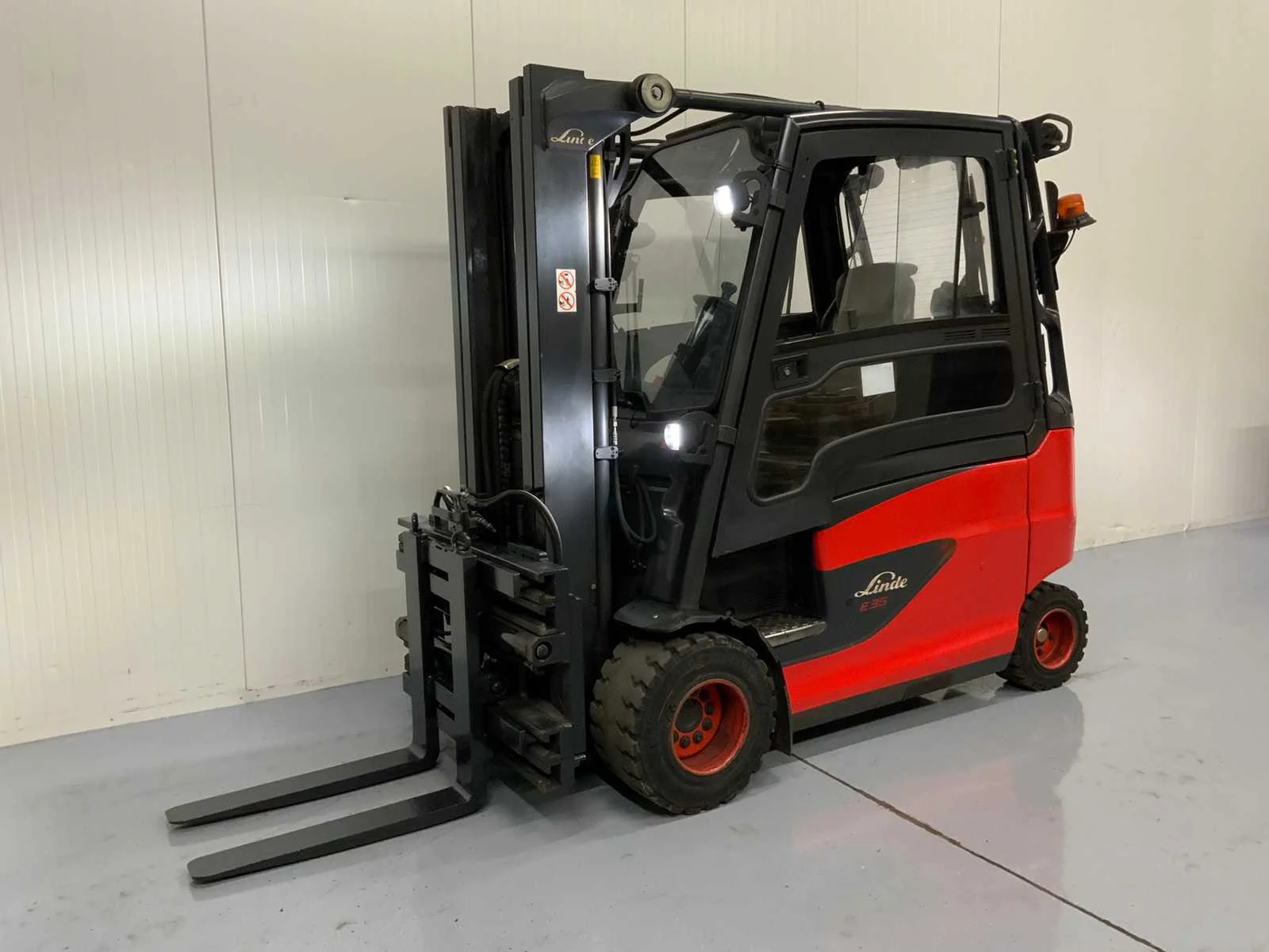 Heftrucks, utv’s, schoonmaakmachines, aggregaten en gereedschappen