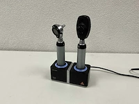 Heine beta200 oftalmoscoop en otoscoop set (incl. oplaadstation) - afbeelding 2 van  3