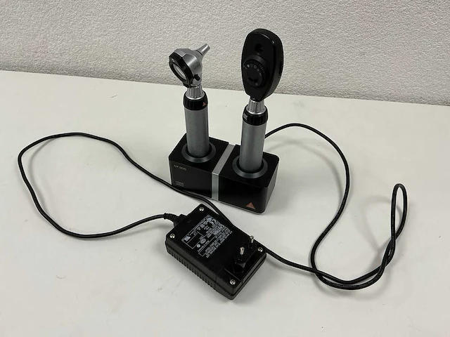 Heine beta200 oftalmoscoop en otoscoop set (incl. oplaadstation) - afbeelding 3 van  3