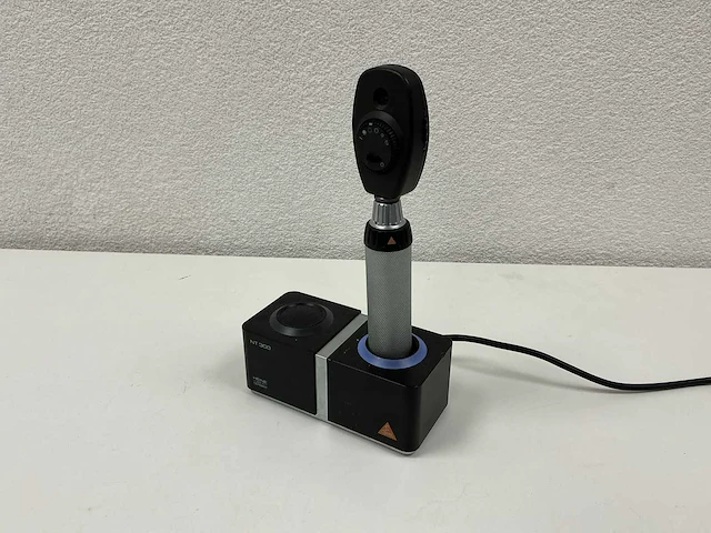 Heine beta200 oftalmoscoop (incl. oplaadstation) - afbeelding 1 van  3
