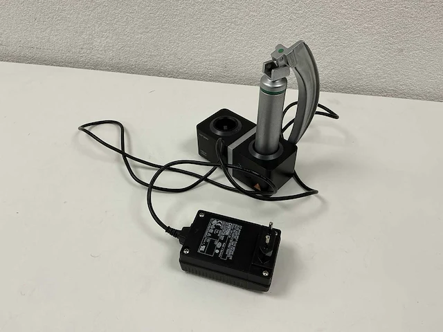 Heine laryngoscoop inclusief oplaadstation - afbeelding 5 van  5