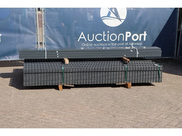Hekwerk 26 palen nieuw - afbeelding 1 van  1