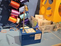 Heliumballon opblaasset bestaande uit workstation countertop inflator conwin duplicator 2 inflator, manomet... - afbeelding 1 van  4