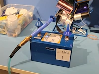 Heliumballon opblaasset bestaande uit workstation countertop inflator conwin duplicator 2 inflator, manomet...