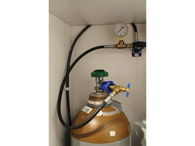 Heliumballon opblaasset bestaande uit workstation countertop inflator conwin duplicator 2 inflator, manomet... - afbeelding 3 van  3