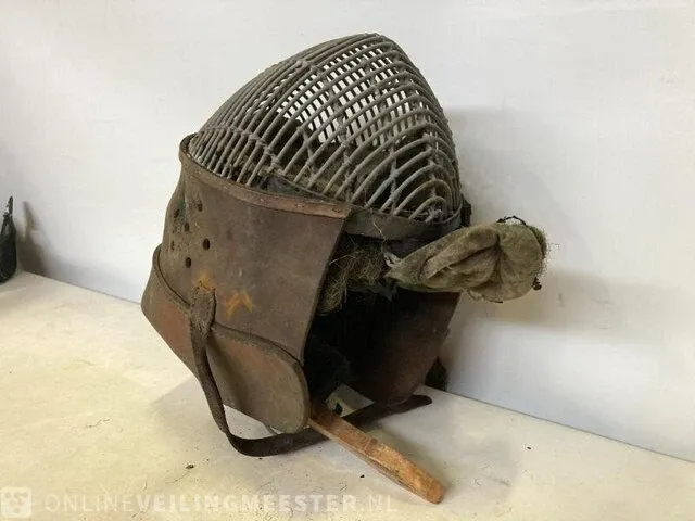 Helm t.b.v. schermen - afbeelding 2 van  3
