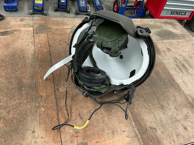 Helm - afbeelding 5 van  6