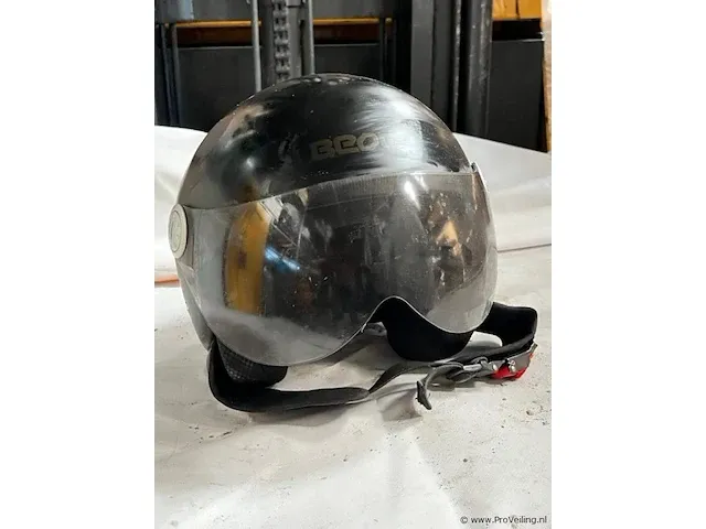 Helm - afbeelding 2 van  2