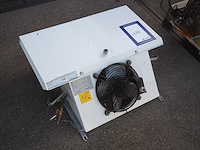 Helpman - afbeelding 1 van  9