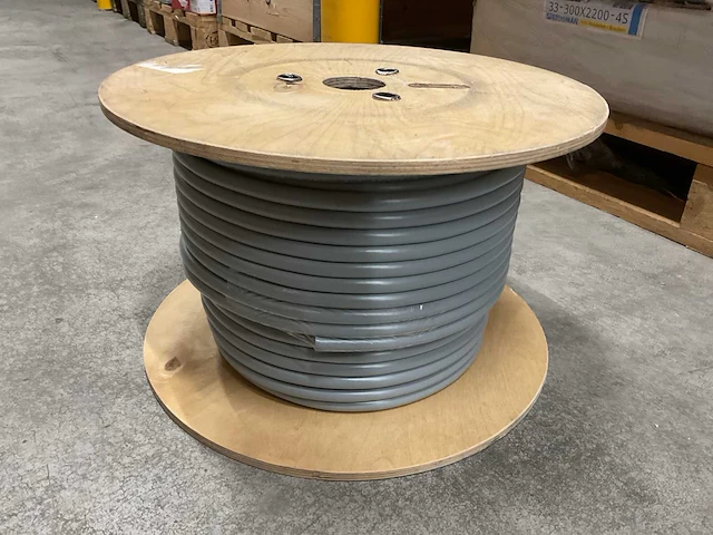 Helukabel jz-602-cy 12awg 4x4.0mm2 haspel stuurstroomkabel - afbeelding 1 van  2