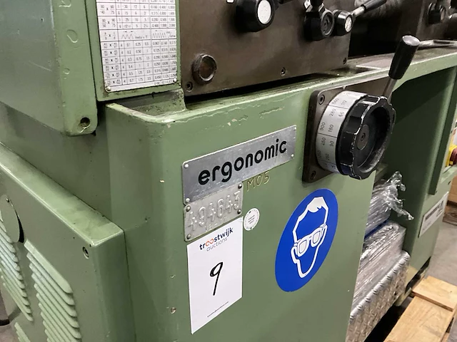 Hembrug ergonomic universele draaibank - afbeelding 9 van  10