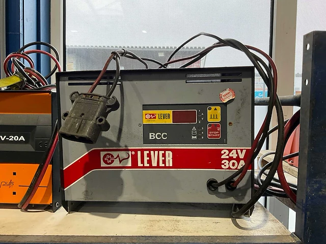 Hendel - 24v - acculaders - afbeelding 1 van  1