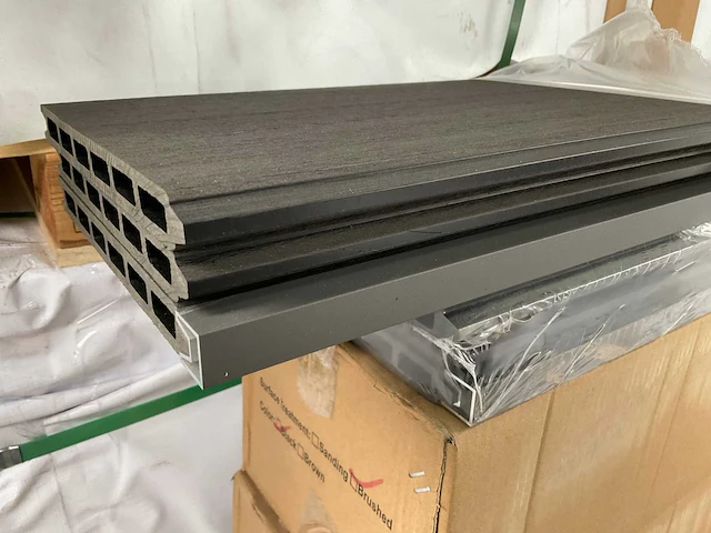 Henderson composiet schuttingplank 1836x210x21 mm (225x) - afbeelding 2 van  6