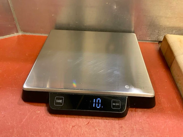 Hendi 15kg digitale weegschaal - afbeelding 3 van  3