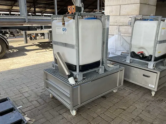 Henkel vloeistof doseertank - afbeelding 1 van  6