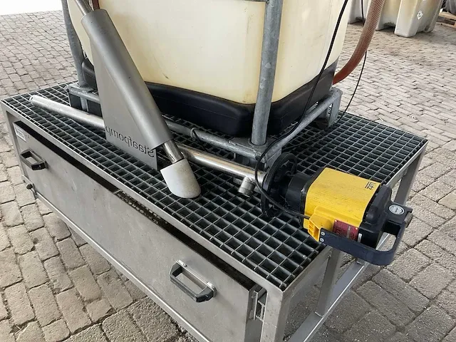 Henkel vloeistof doseertank - afbeelding 8 van  9