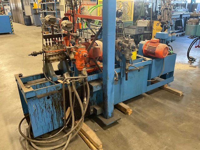 Hennecke hk 5,5 pu hoge druk schuim installatie - afbeelding 3 van  9